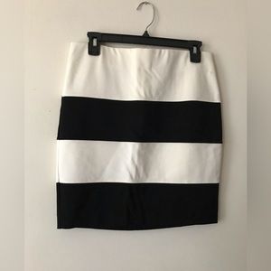 NWT, Ann Taylor Loft Black and White Striped Skirt Size S.